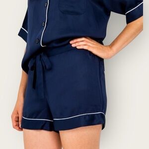 NWT | Ettitude | Signature Sateen Shortie | Ocean/White | Small